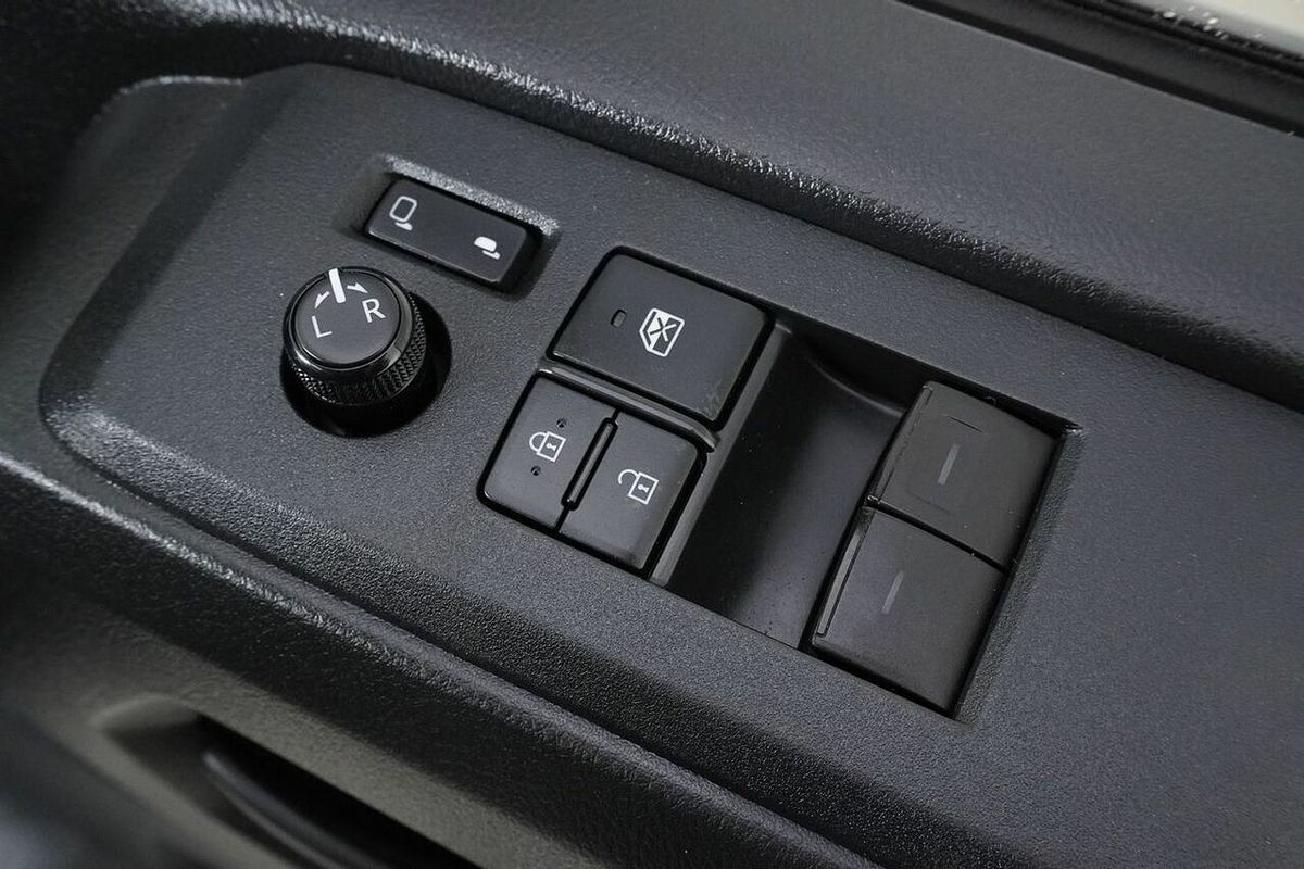 2020 Toyota HiAce Commuter (12 Seats) GDH322R