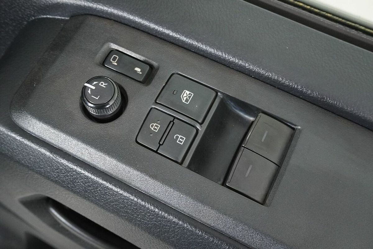 2021 Toyota HiAce Slwb Commuter (12 Seats) GDH322R