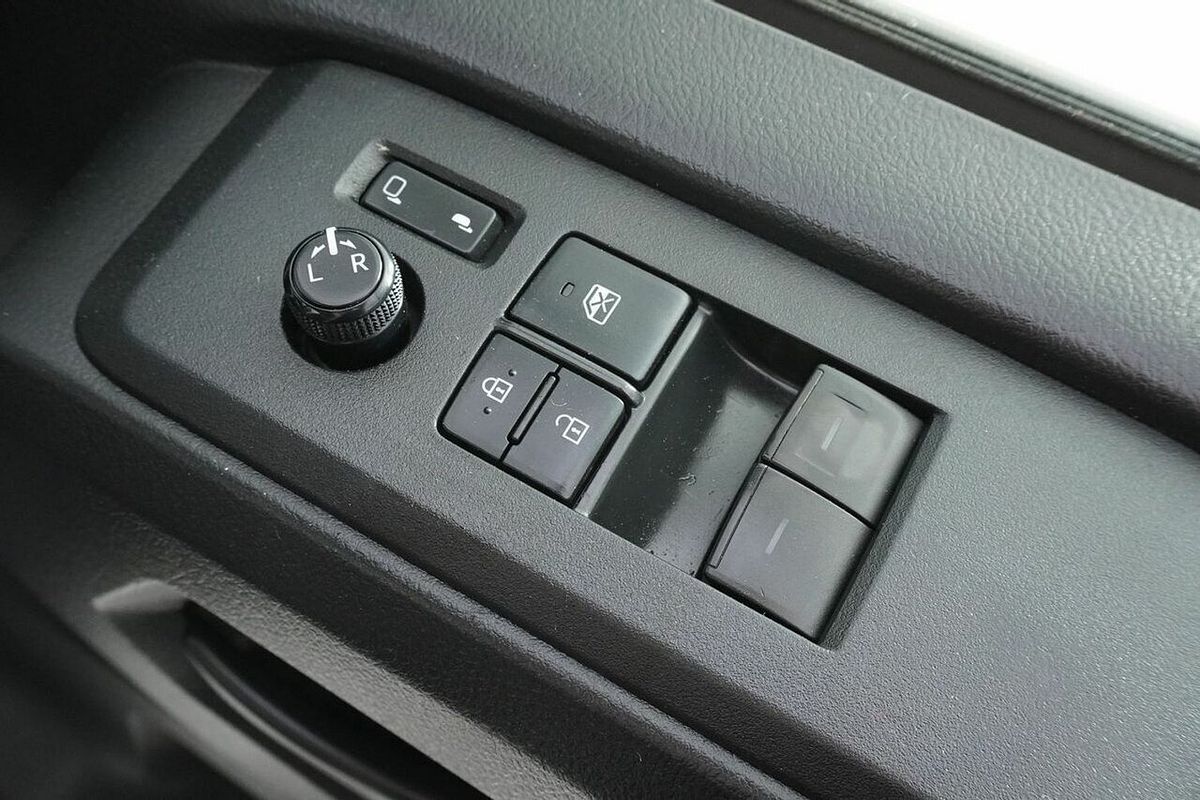 2020 Toyota HiAce Commuter (12 Seats) GDH322R