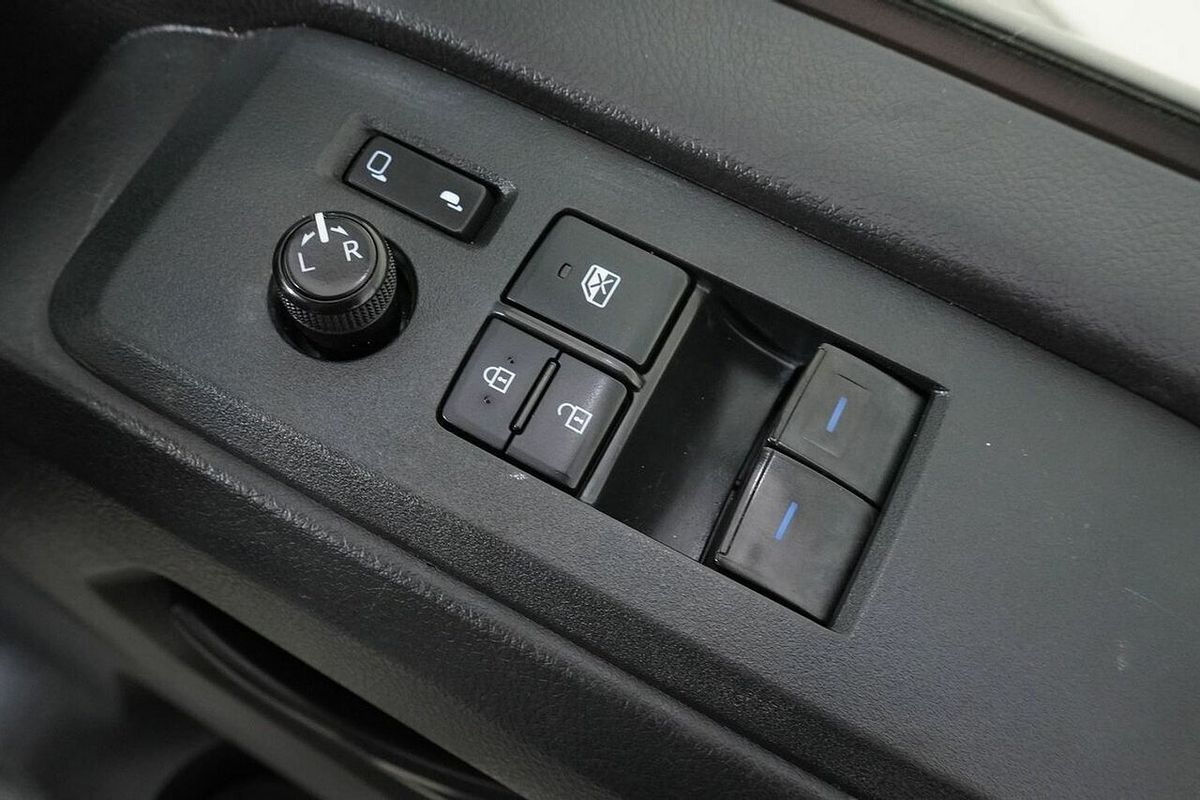 2020 Toyota HiAce Commuter (12 Seats) GDH322R