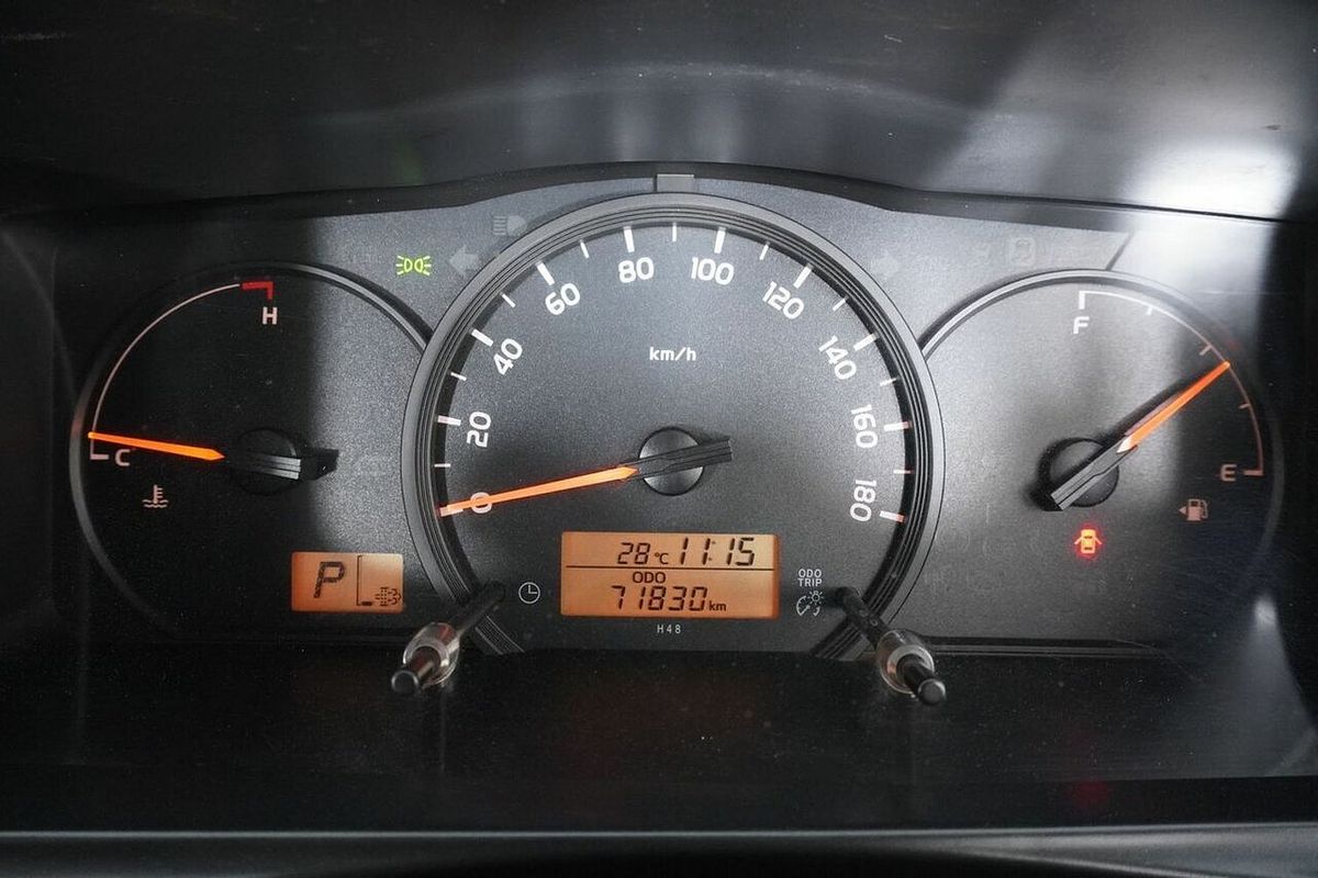 2018 Toyota HiAce Commuter (12 Seats) KDH223R MY16