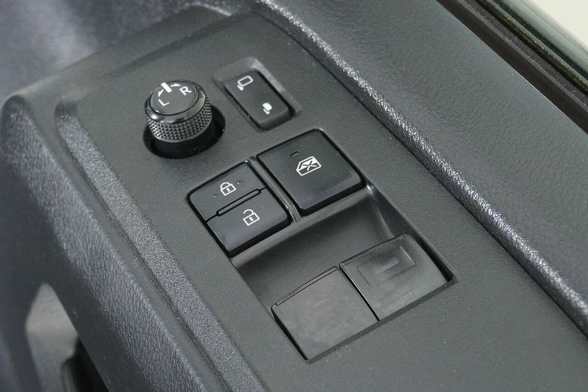 2020 Toyota HiAce Commuter (12 Seats) GDH322R