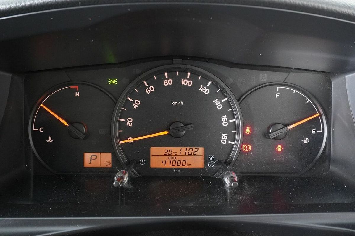 2016 Toyota HiAce Commuter KDH223R MY16