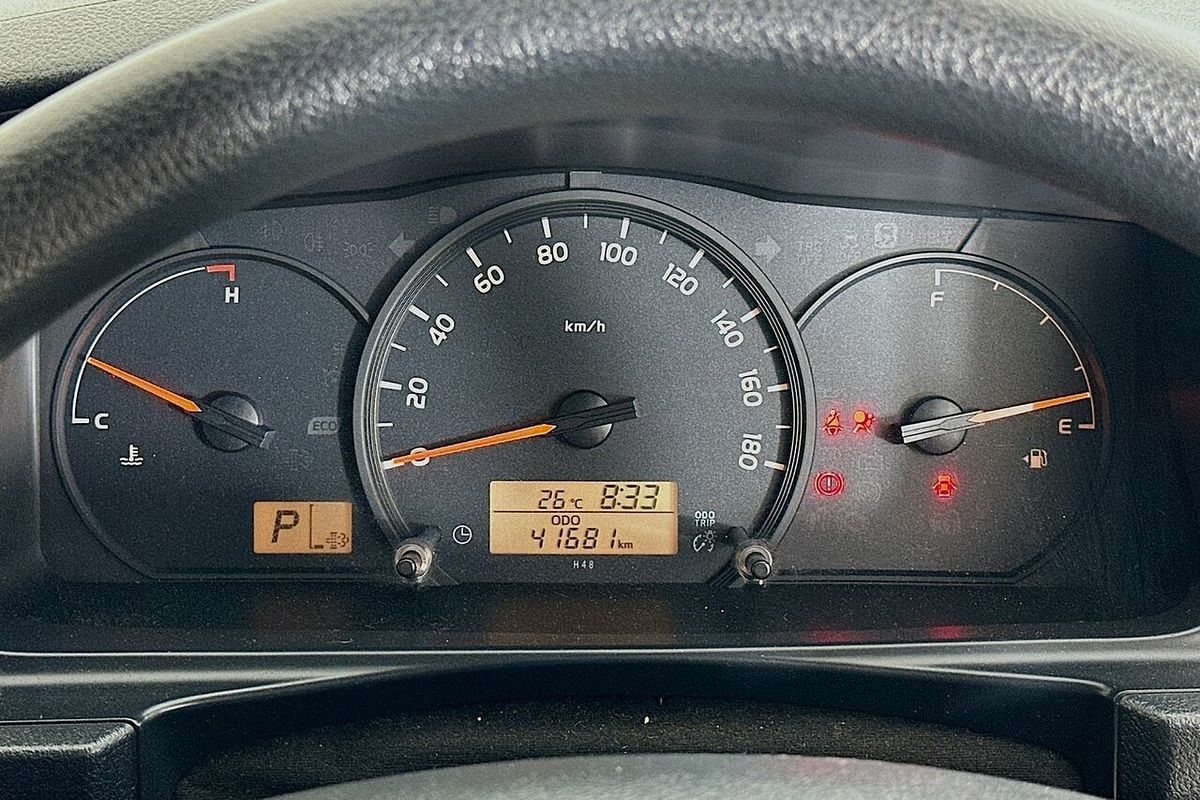 2018 Toyota HiAce Commuter (12 Seats) KDH223R MY16