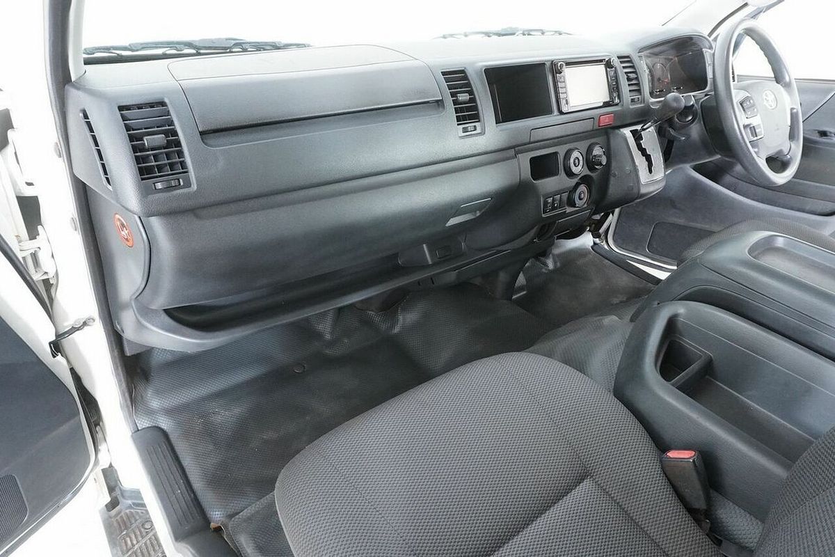 2018 Toyota HiAce Commuter KDH223R MY16
