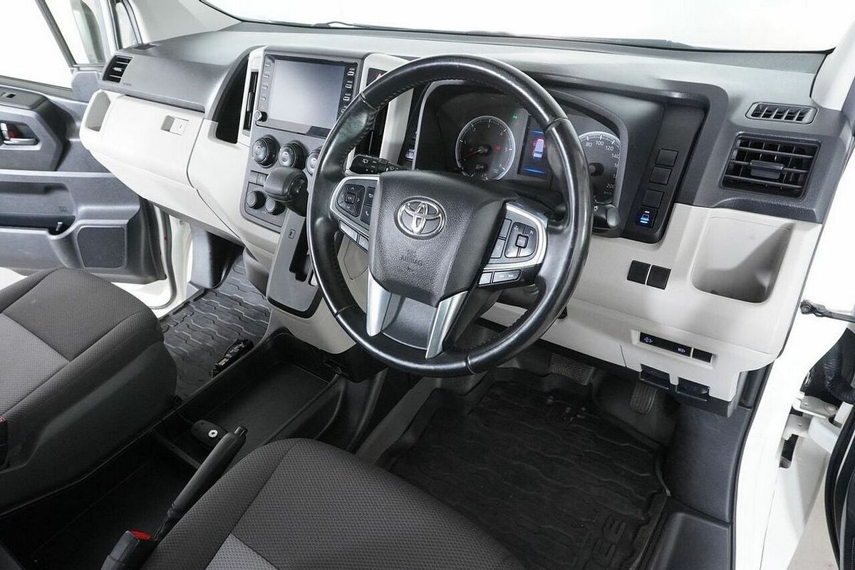 2020 Toyota HiAce Commuter (12 Seats) GDH322R