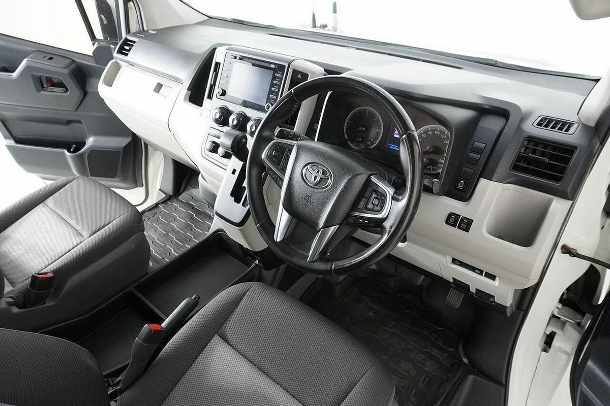 2020 Toyota HiAce Commuter (12 Seats) GDH322R