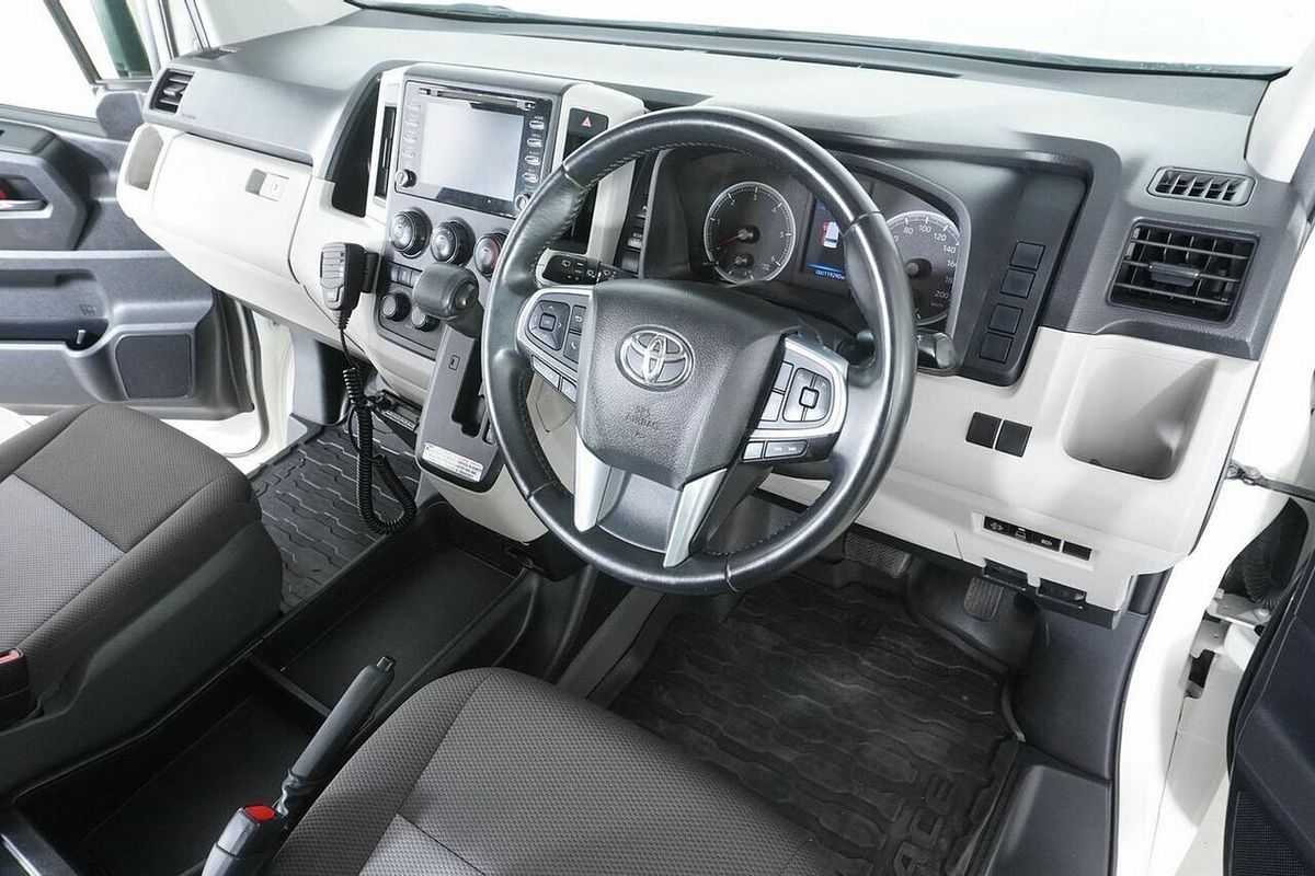 2019 Toyota HiAce Commuter (12 Seats) GDH322R