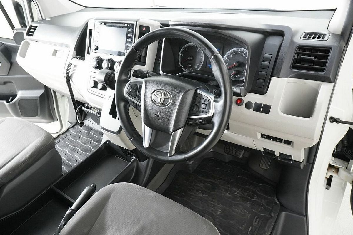 2020 Toyota HiAce Commuter (12 Seats) GDH322R