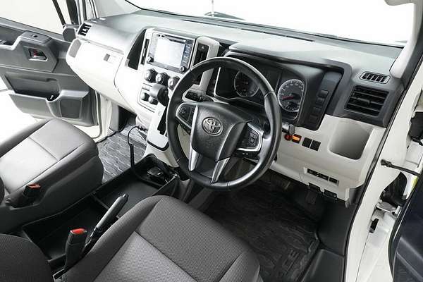 2020 Toyota HiAce Commuter (12 Seats) GDH322R