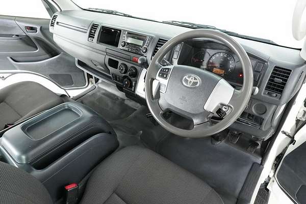 2017 Toyota HiAce Commuter KDH223R MY16