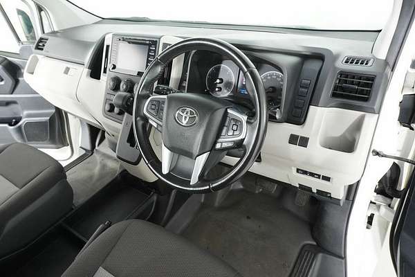2020 Toyota HiAce Commuter (12 Seats) GDH322R
