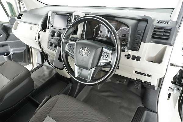 2020 Toyota HiAce Commuter (12 Seats) GDH322R