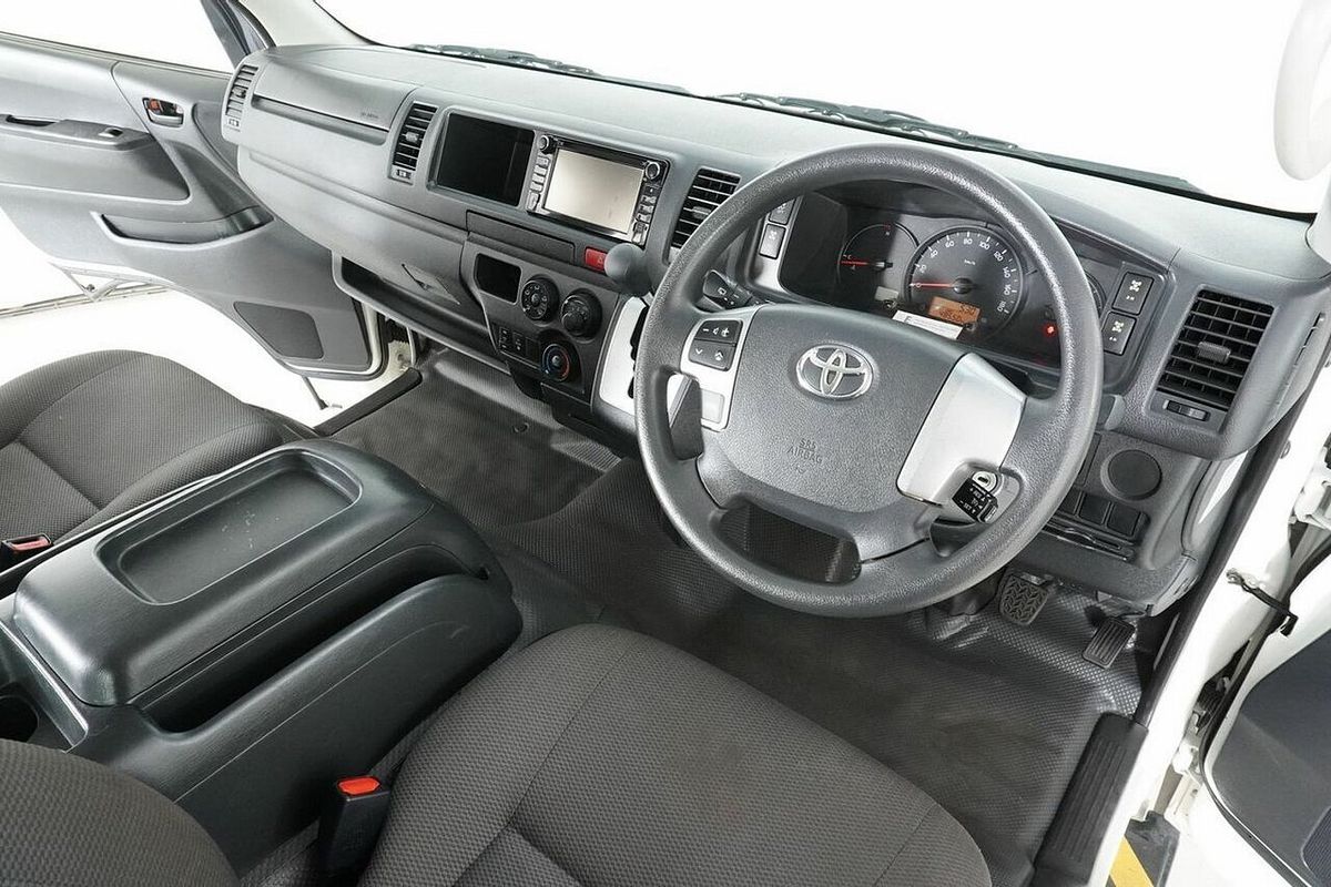 2018 Toyota HiAce Commuter KDH223R MY16