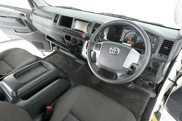 2018 Toyota HiAce Commuter KDH223R MY16