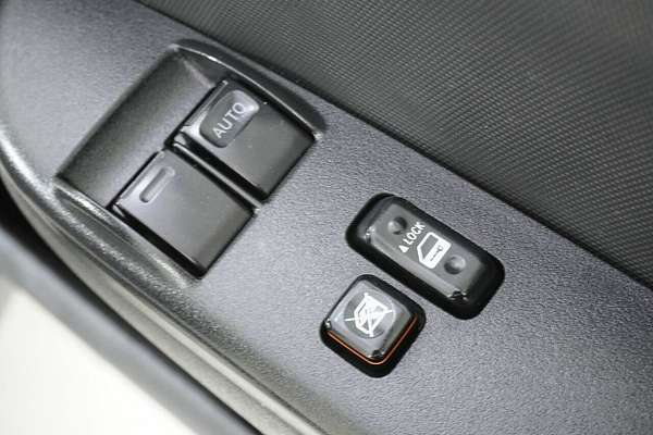 2019 Toyota HiAce Commuter KDH223R MY16