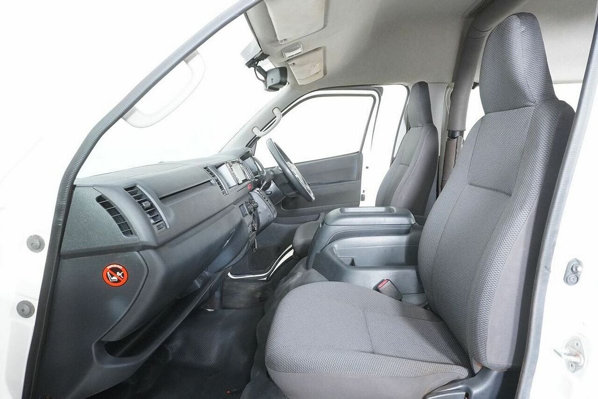 2018 Toyota HiAce Commuter KDH223R MY16