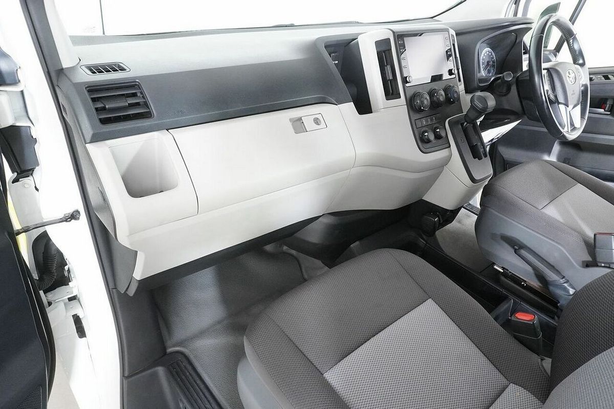 2020 Toyota HiAce Commuter (12 Seats) GDH322R