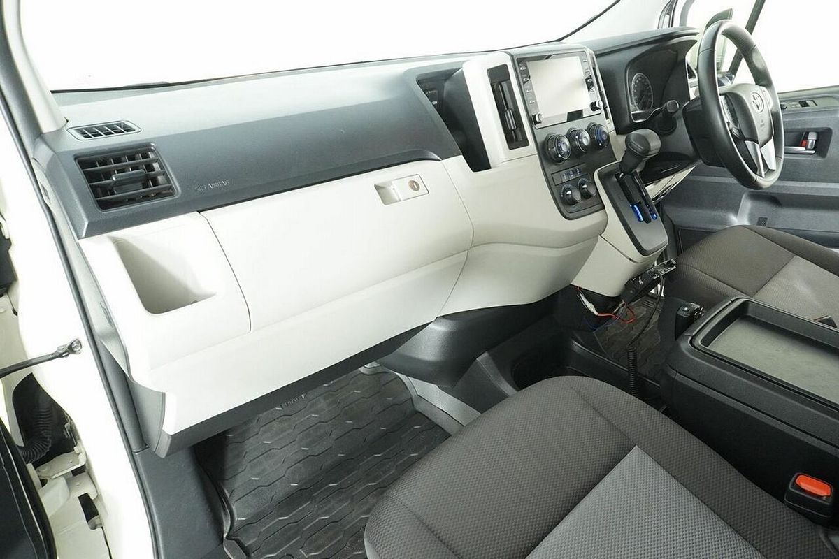 2021 Toyota HiAce Slwb Commuter (12 Seats) GDH322R