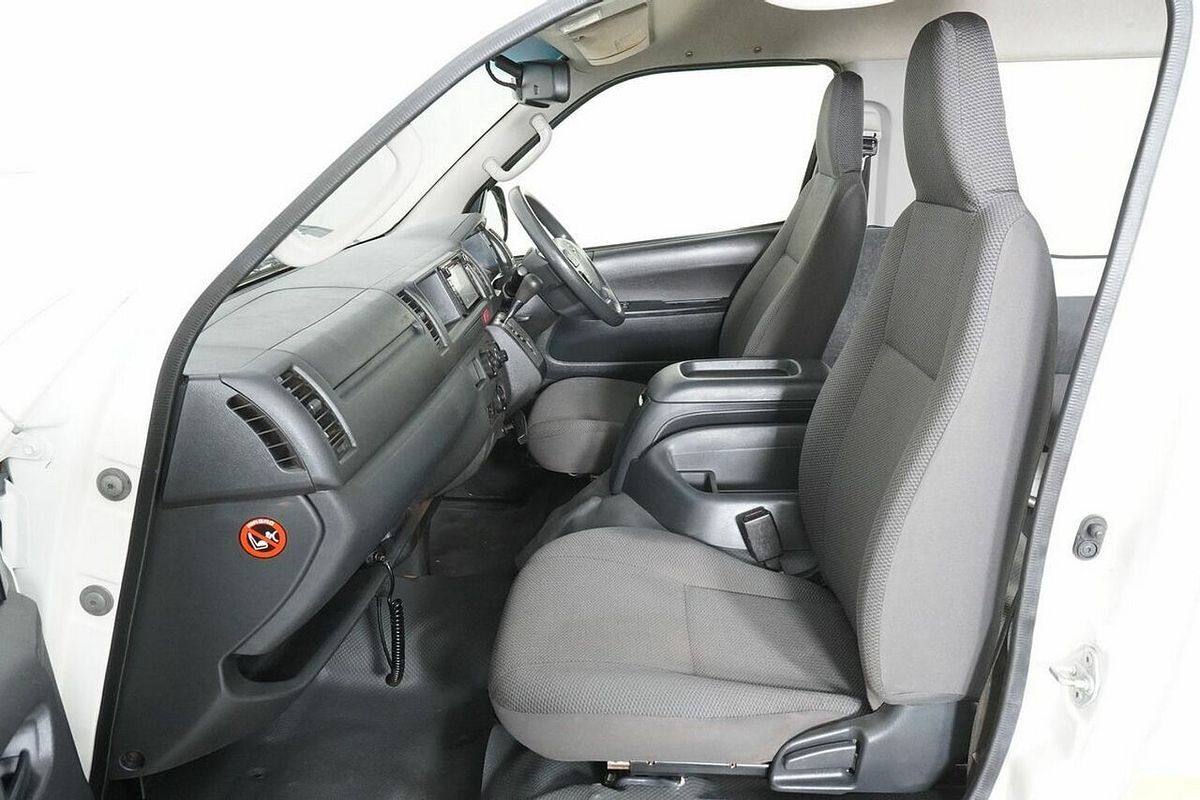 2018 Toyota HiAce Commuter KDH223R MY16