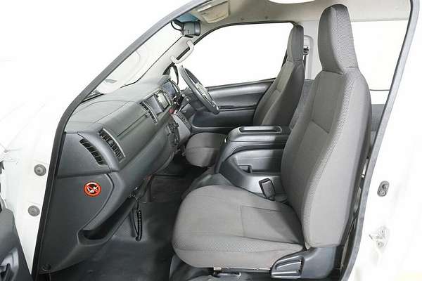 2018 Toyota HiAce Commuter KDH223R MY16