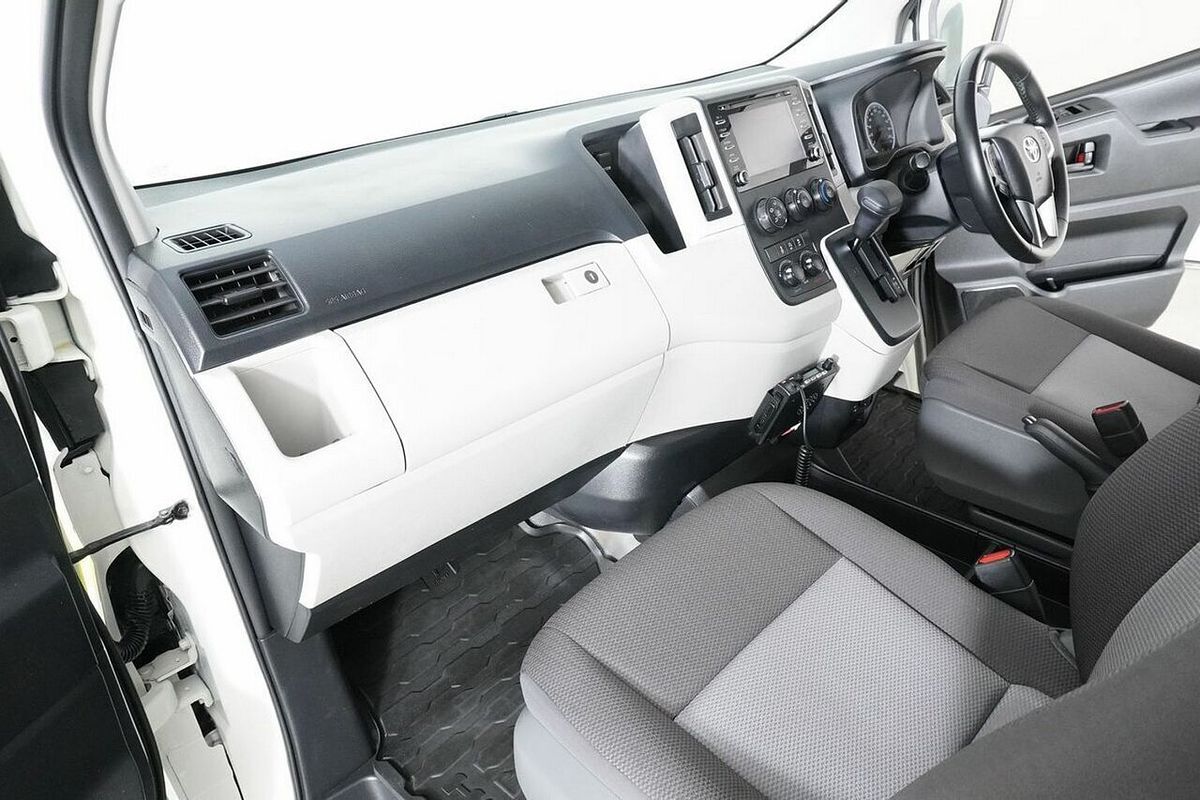 2020 Toyota HiAce Commuter (12 Seats) GDH322R