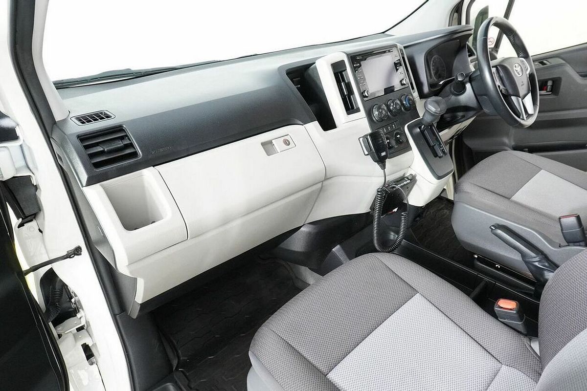 2020 Toyota HiAce Commuter (12 Seats) GDH322R