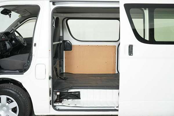 2018 Toyota HiAce DX