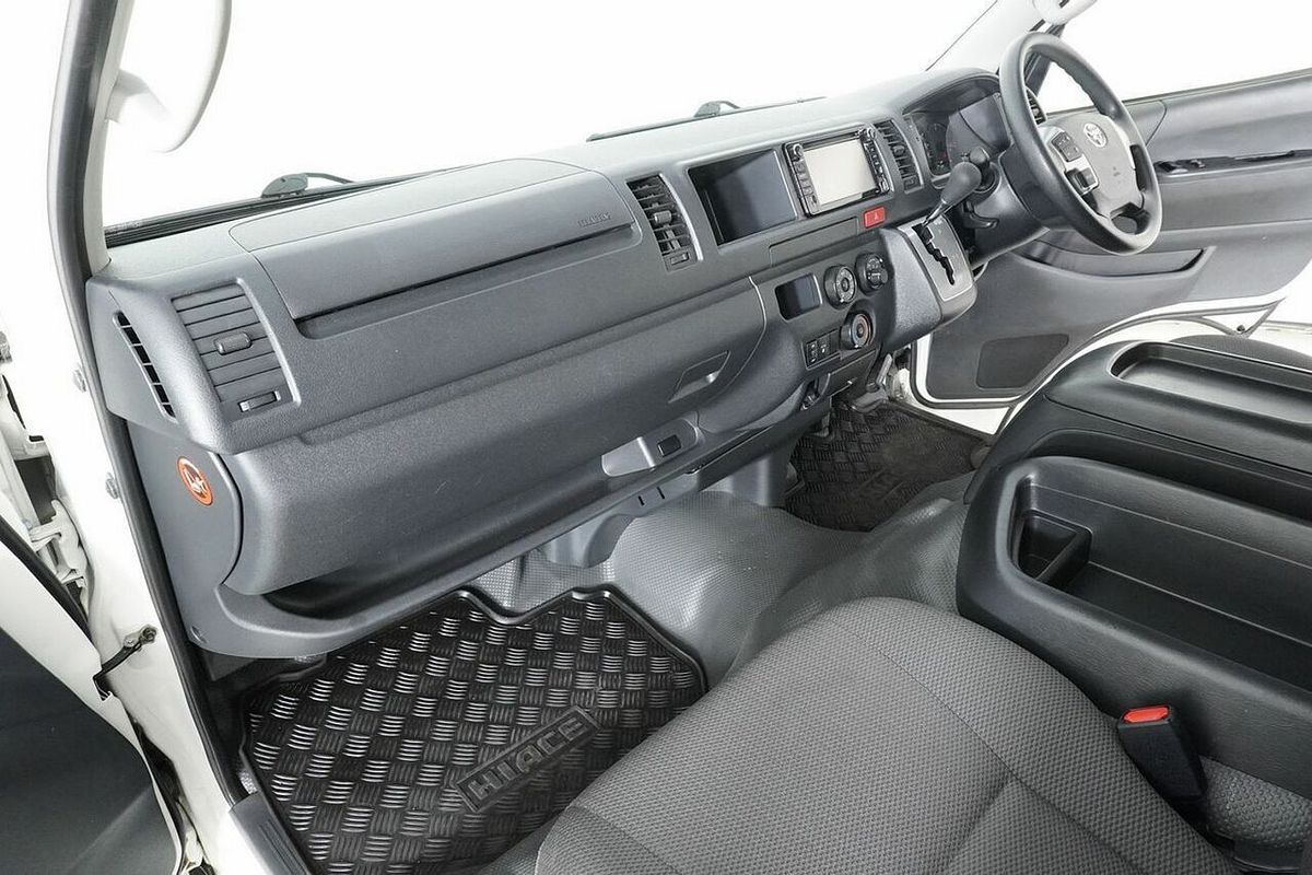 2018 Toyota HiAce Commuter KDH223R MY16