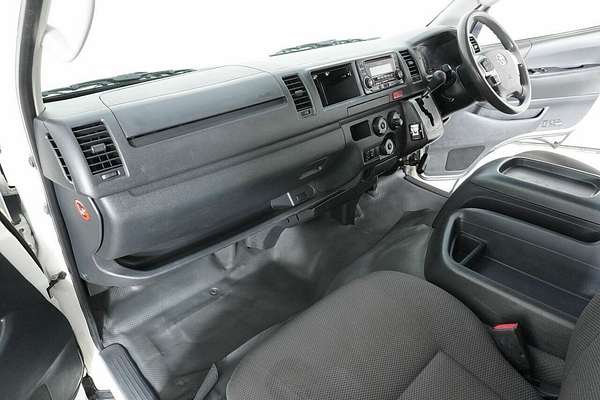 2017 Toyota HiAce Commuter KDH223R MY16