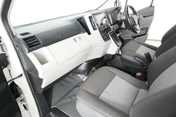 2020 Toyota HiAce Commuter (12 Seats) GDH322R