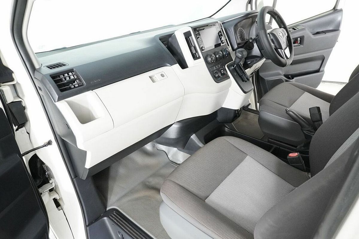 2019 Toyota HiAce Commuter (12 Seats) GDH322R