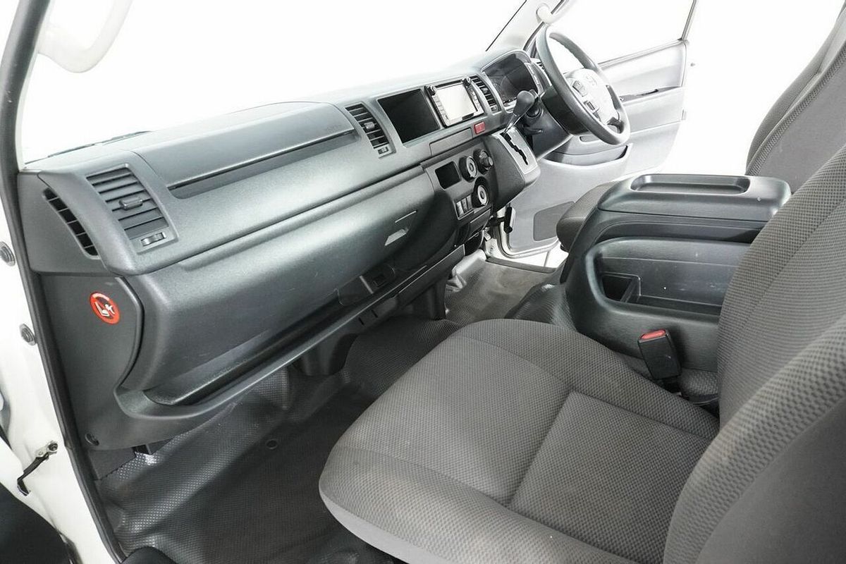 2018 Toyota HiAce Commuter KDH223R MY16