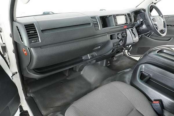 2018 Toyota HiAce Commuter KDH223R MY16