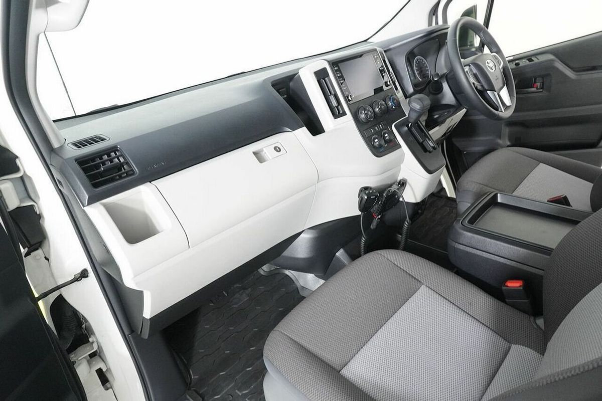 2023 Toyota HiAce Slwb Commuter (12 Seats) GDH322R