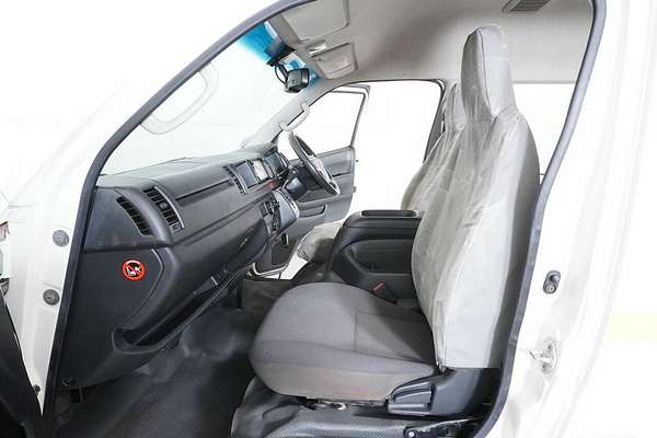 2018 Toyota HiAce Commuter KDH223R MY16
