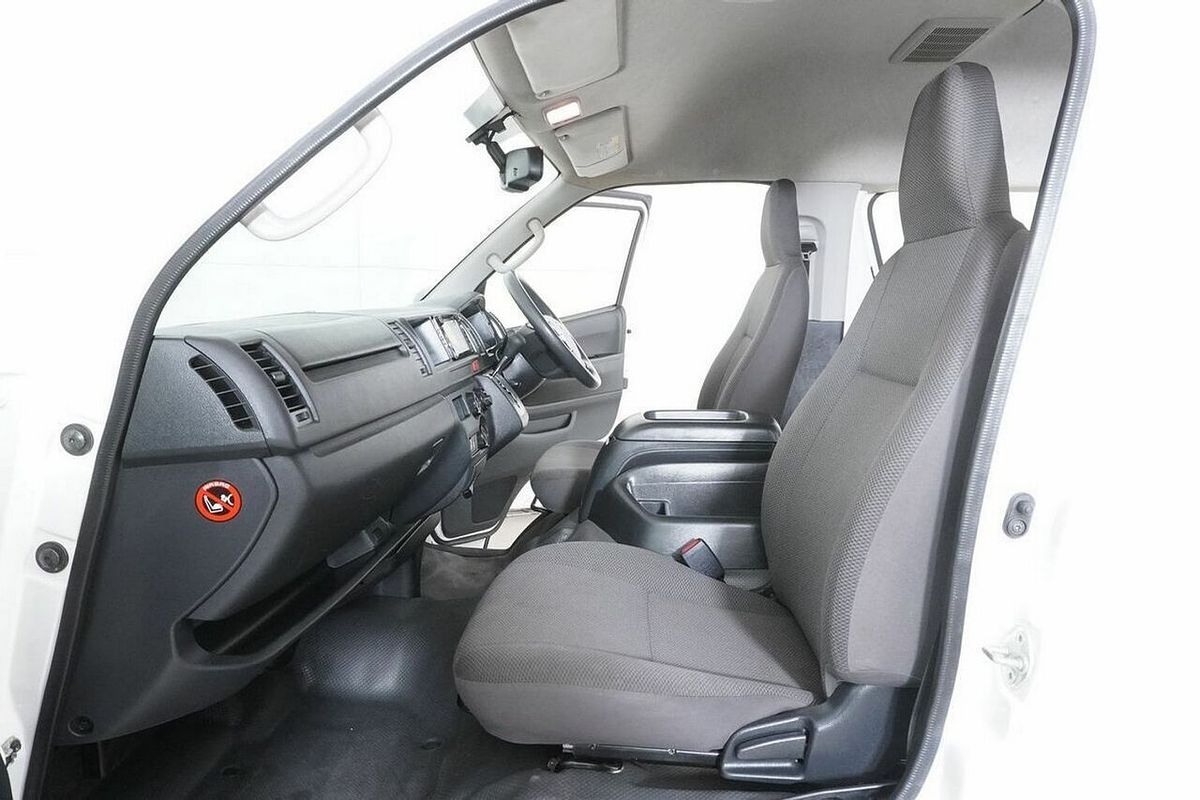 2018 Toyota HiAce Commuter KDH223R MY16