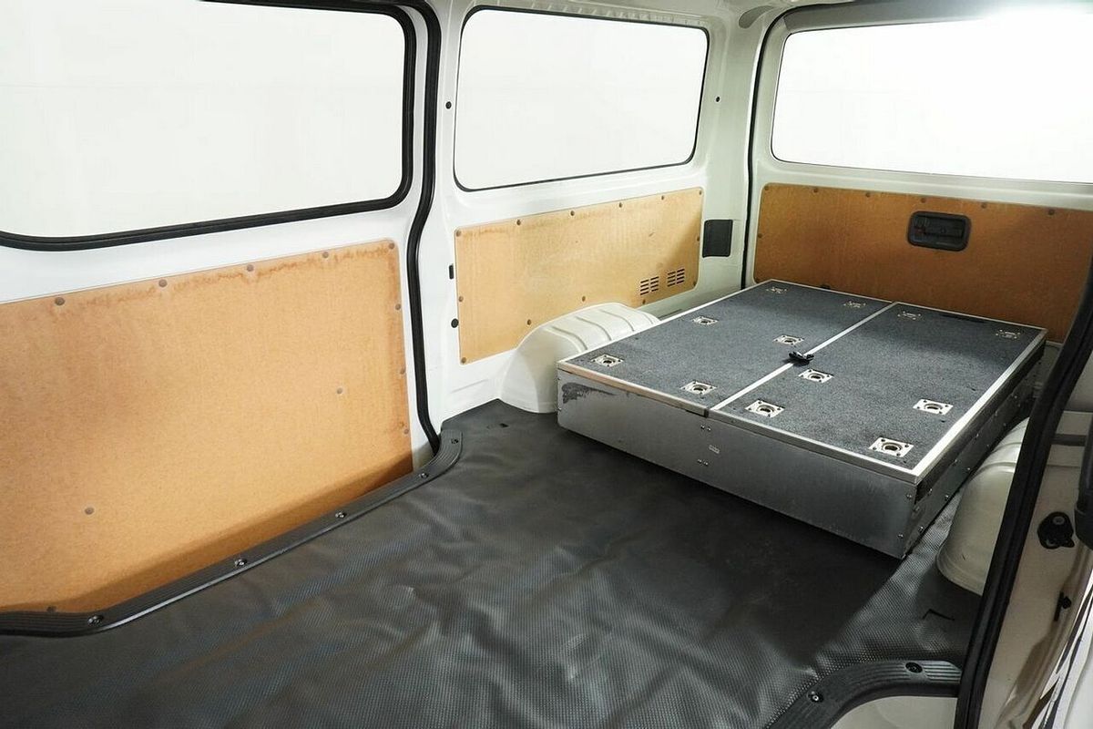 2018 Toyota HiAce DX