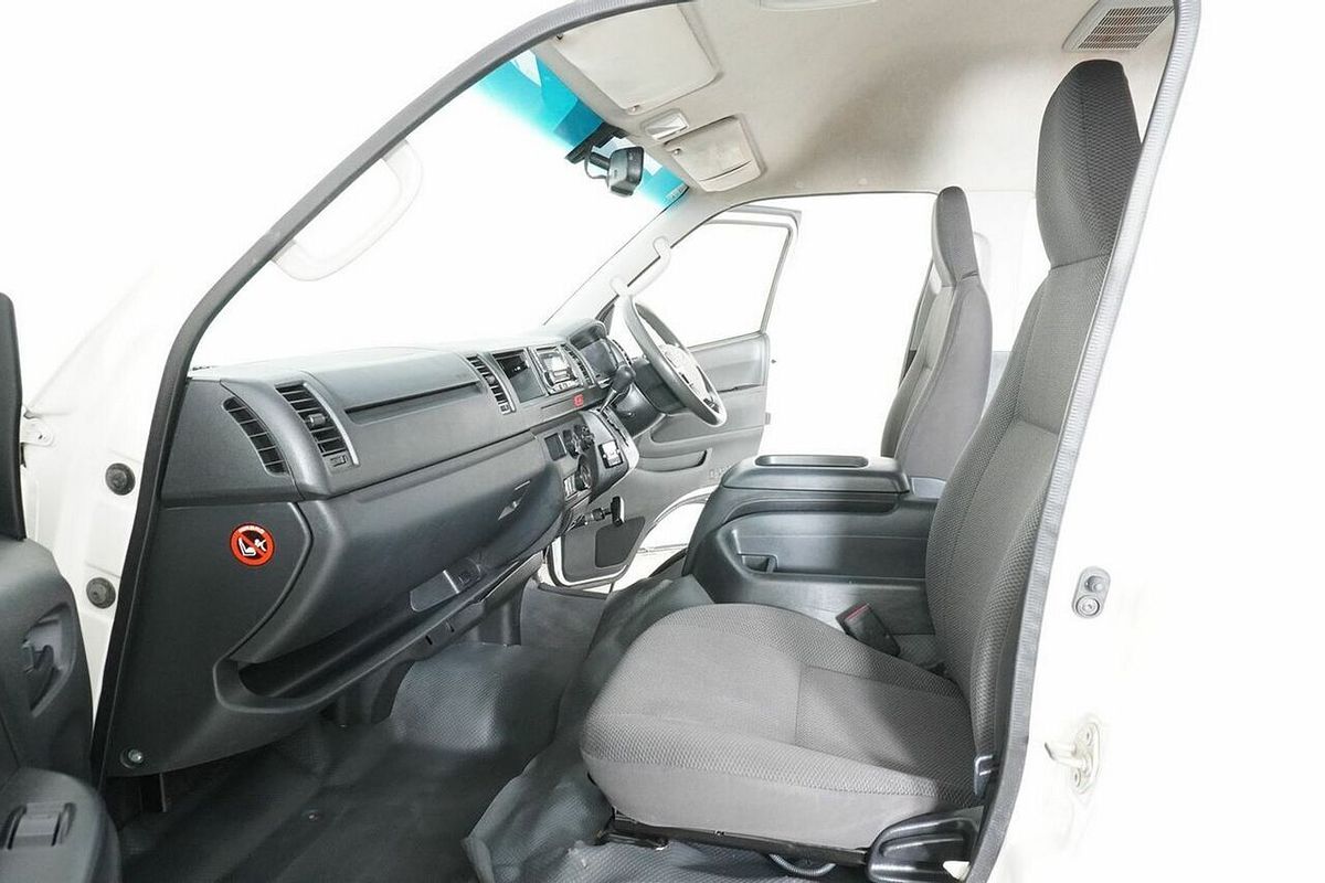 2017 Toyota HiAce Commuter KDH223R MY16