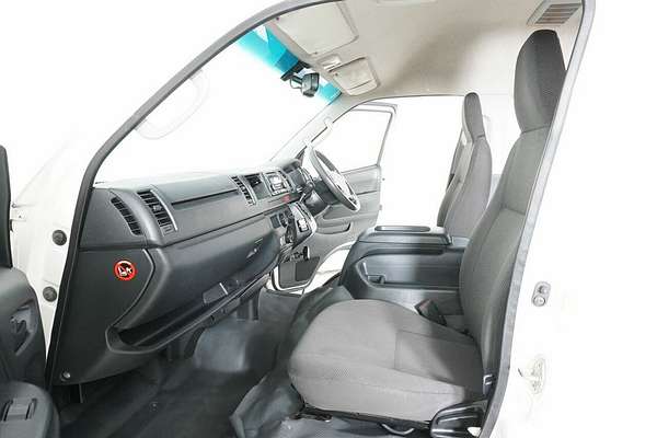 2017 Toyota HiAce Commuter KDH223R MY16