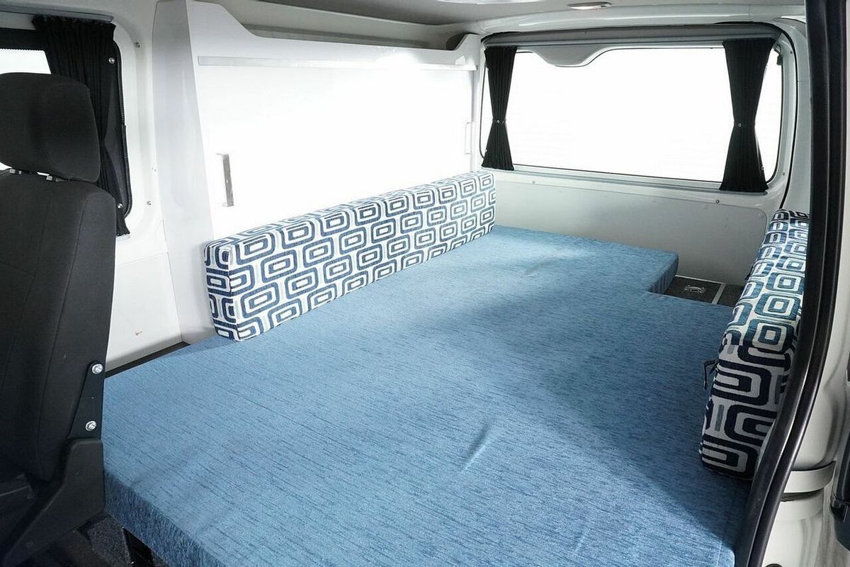 2015 Toyota HiAce LWB TRH201R MY15