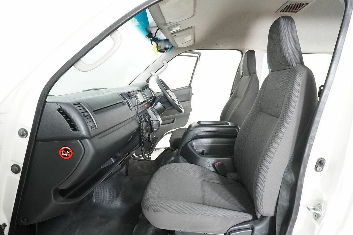 2018 Toyota HiAce Commuter KDH223R MY16