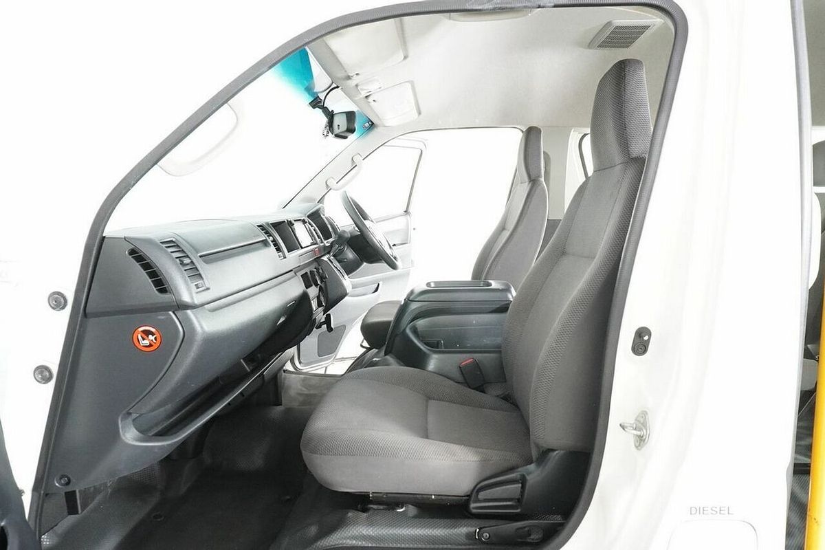 2018 Toyota HiAce Commuter KDH223R MY16