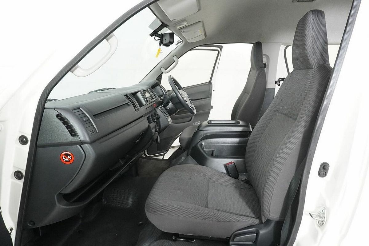 2016 Toyota HiAce Commuter KDH223R MY16