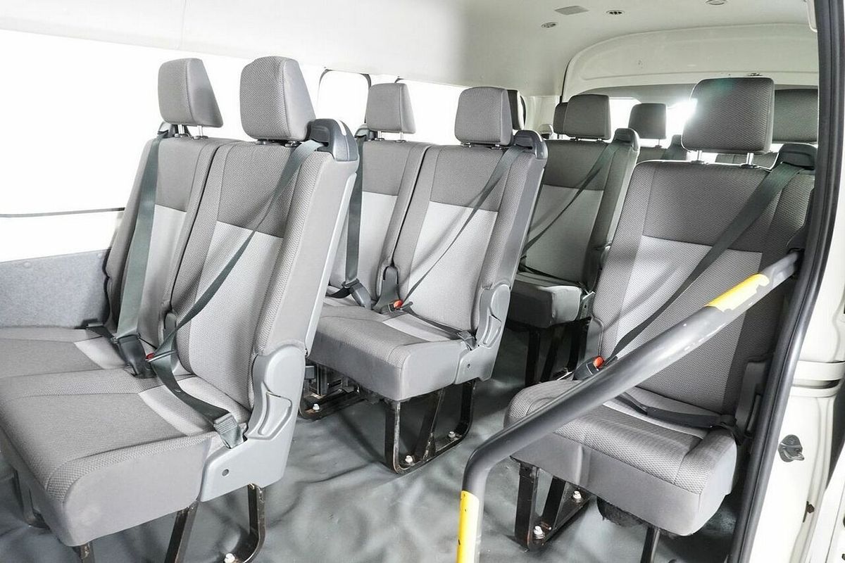 2020 Toyota HiAce Commuter (12 Seats) GDH322R