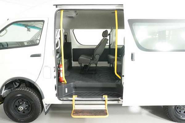2018 Toyota HiAce Commuter KDH223R MY16