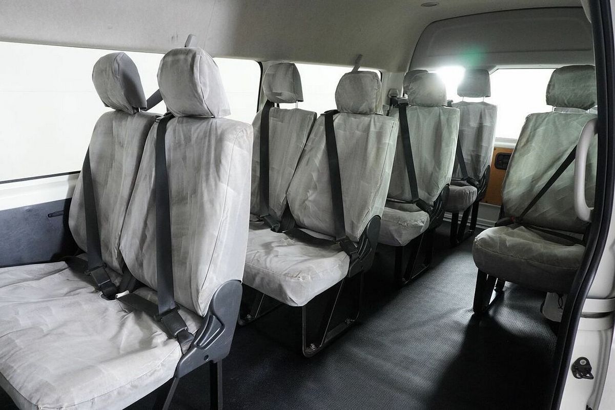 2018 Toyota HiAce Commuter KDH223R MY16