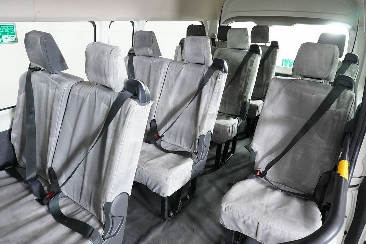 2019 Toyota HiAce Commuter (12 Seats) GDH322R