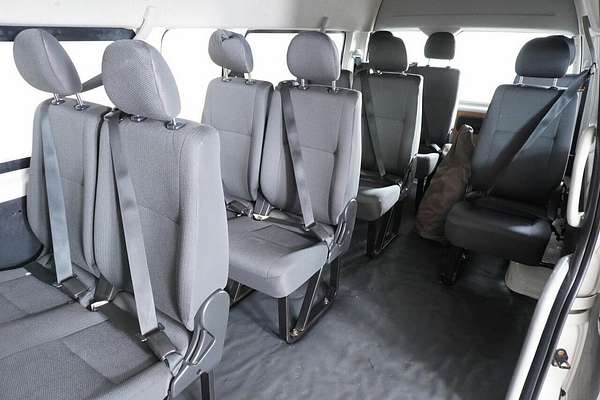 2018 Toyota HiAce Commuter (12 Seats) KDH223R MY16