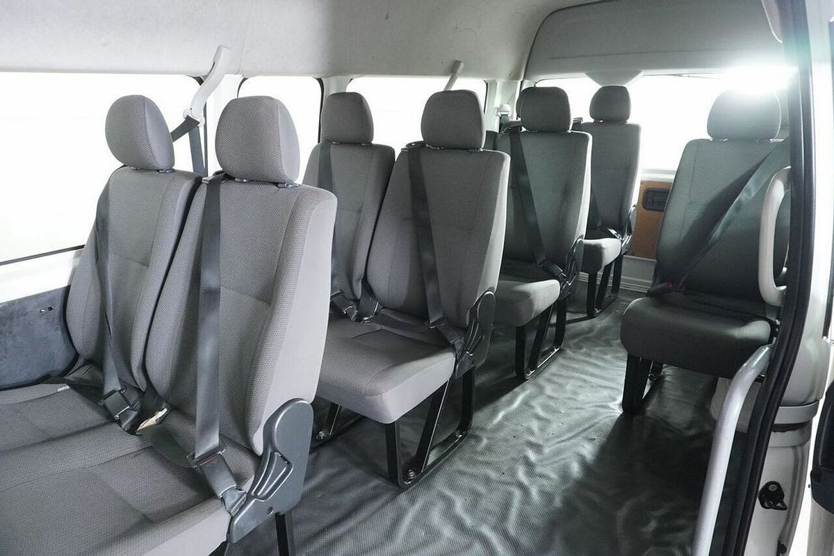 2018 Toyota HiAce Commuter KDH223R MY16